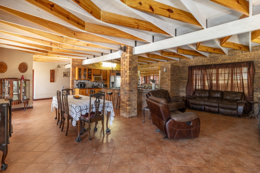 4 Bedroom Property for Sale in Meerhof North West